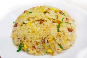 【問題はそこ?】「夕飯にチャーハンだけ。あり?なし?」夫に文句を言われた専業主婦の問いかけに賛否・・まとめてみました!