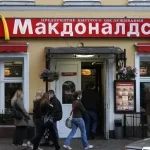 【制裁措置】ロシアのマクドナルド全店が営業停止で大行列。転売目的で買い占めする人も・・