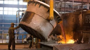 【アップルiPhone SE】『脱炭素化強化で「グリーンアルミ」大口購入』について