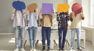 『モノを買わない若者たち、モノを持たない若者たち』と日本経済の未来についてどう考えますか？