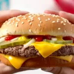 【唖然】マクドナルド公式がミミズ肉の使用否定「まだ続く誹謗中傷」・・全く呆れた誹謗中傷