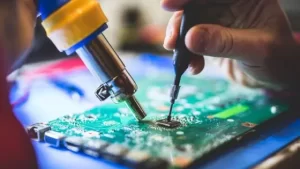 【Apple】『iPhoneをユーザーが自分で修理可能！まずは米国で開始』について