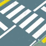 横断歩道で小学生が車におじぎ、交通教育に反発の声「一時停止は善意じゃない!」