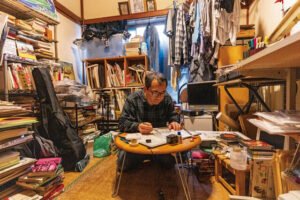 【生きるロマン】漫画家デビューを諦めない49歳。月収15万円、4畳半の生活