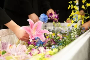 『葬式の簡略化が進む理由◆消えゆく死のドラマ』についてTwitterの反応