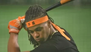 【「不屈」の文字】『巨人・ウォーカー「不屈」気合のハチマキで登場』についてTwitterの反応