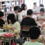 【シーンとした給食】『2年続き…学校の「黙食」見直しの動き、賛否の声』についてTwitterの反応