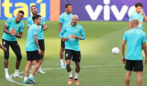 『ブラジル　練習中に“大ゲンカ”　日本戦先発濃厚のネイマールが仲裁』についてTwitterの反応