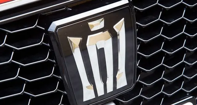 【今度は「SUV?」】『トヨタが新型「クラウン」初公開を突如予告! 15代目以上の“激変”に期待?』について
