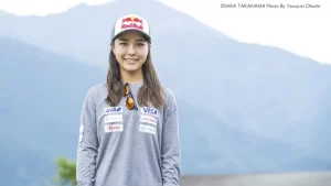 【高梨沙羅】『リラックス姿からのぞく生足が美し過ぎて驚き「どんどん美しくステキになっていく」「こんな表情の高梨さんあまり見た事が無い」』についてTwitterの反応