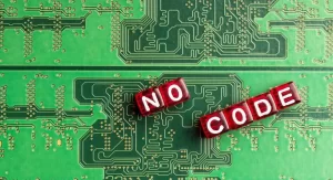 【ド文系もシステム作れる】『「ローコード開発」の正体 プログラミングはほぼ不要、DX加速にも期待』について