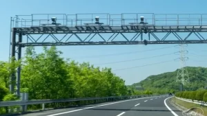 【突然「ピカッ」!? 】『オービスによる「速度取り締まり」の実態とは？ どんな罰則を受ける？』についてTwitterの反応