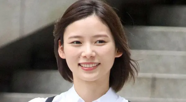 【朝日奈央が結婚】『お相手との肩組み2ショット公開 「これから家族として、沢山の景色を一緒に見にいける事がとっても楽しみ」』についてTwitterの反応