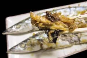 【秋の味覚の代表格】『今年も“高嶺の花”の見通し…「サンマ」脂のった身だけでなくほろ苦い内臓まで美味しいワケ』についてTwitterの反応