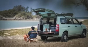 【トヨタ最強のタフ顔】『「プロボックス」誕生! デニムソファ&車中泊仕様にカスタム! 高速最速から林道最速にイメチェン成功?』についてTwitterの反応