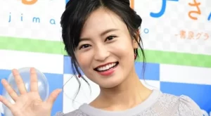 【小島瑠璃子】『中国への移住を表明 時期は「世の中の状況を見て」 仕事減の理由も明らかに』についてTwitterの反応