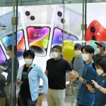 【価格高くても】『「やっぱり欲しい」ｉＰｈｏｎｅ１４…発売初日に開店前から３０人行列』についてTwitterの反応