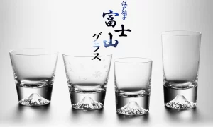 【富士山グラスの偽物】『「お前の所がしっかりやっていないから俺が騙された」富士山グラスの偽物が大量流通...本物の会社に苦情殺到「これを作っていると思われたらつらい」』についてTwitterの反応