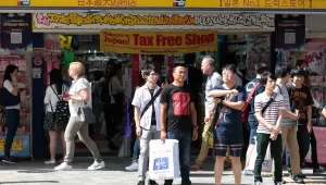 『外国人観光客“爆買い”続出…ブランド品購入「140万円分」水際対策緩和後初の週末』についてTwitterの反応