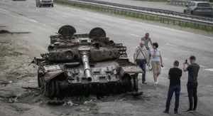 【ロシア軍、ウクライナと戦う気ゼロ? 】ロシア軍なぜ最新戦車もそのまま放棄・逃亡しちゃうのか?