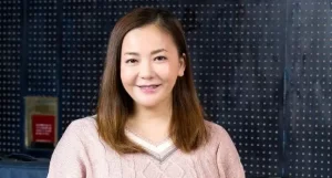 【華原朋美】『“鼻ホジ舌打ち会見”で文春砲に対抗！シュールな反撃動画が話題』について