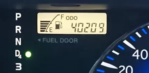 【えっ!「走行距離税」?】買って税金 、持って税金 、乗って税金 、走って税金 、古くて税金・・ってどんな国か!