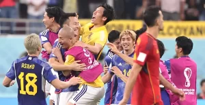 『海外メディアは日本のスペインを破る“番狂わせ”をどう報じたか…「2度目の熱狂」「武士道の勇気」「逆転ゴールのVAR判定に物議」』についてTwitterの反応