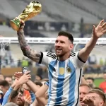 『メッシが掲げたW杯優勝トロフィー、偽物だった…複製した夫婦は炎上でSNS閉鎖』についてTwitterの反応