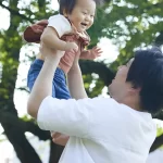 『「お前の仕事は誰がするんだ?」育休取得を渋る上司を覆した元国家公務員男性の“ひと言”が話題 「至極当たり前な返しで素晴らしい」』についてTwitterの反応