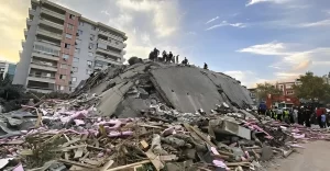 『報ステ』生存者発見のトルコ中継、救助隊から「静かにしてくれ!」叱責され視聴者呆れ声・・ネットの反応