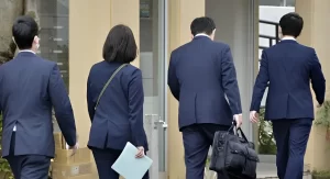 『「オカンを苦しめたくない」ガーシー容疑者 実家が家宅捜索で号泣陳情の“被害者ムーブ”も「自業自得」と同情皆無』にネットの反応