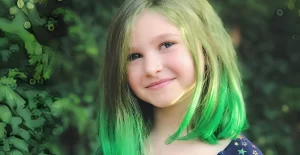 「『子どもが髪を染めるのは健康に悪い』と言われるけど…」金髪ツインテールの小学生ギャル(6)の親が世間の声に思うこと