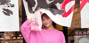 【王林ちゃん】“絶対領域”あらわにしゃがむ「スタイル異次元」「100万点です」 地元青森で桜を満喫