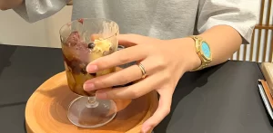 【「超高級時計」に衝撃】川口春奈さんは高級時計コレクター！川口春奈さんの年収は？