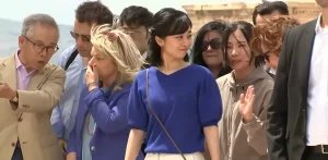 どこで買える?佳子さまギリシャ訪問でご着用されたブルーニット!値段は?意外と安くて炎上!